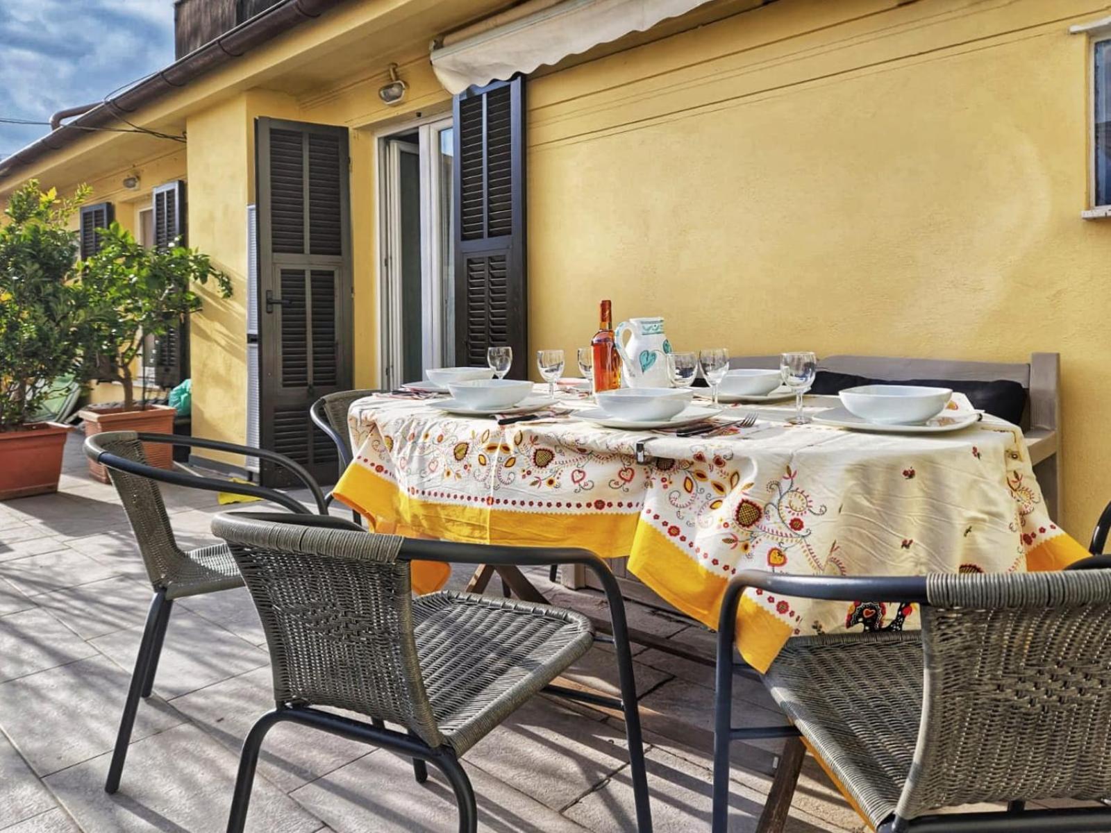 Apartament Rosy'S House Un Attico A Due Passi Dall'Acquario Parking Free Genua Zewnętrze zdjęcie